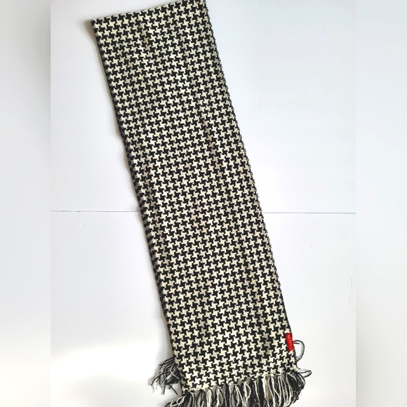 Merona Accessories - Merona Houndstooth Soft Scarf